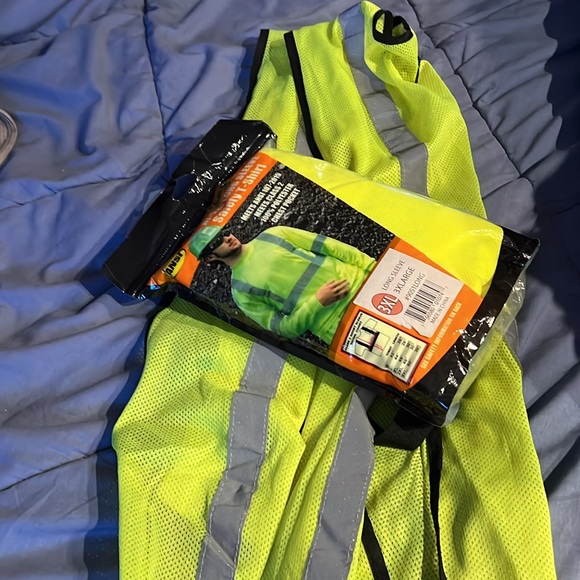 TWO NEW MENSWEAR, SAFETY T-SHIRT AND SAFETY VEST ANSI/FORESTER BRAND ! - Picture 2 of 10